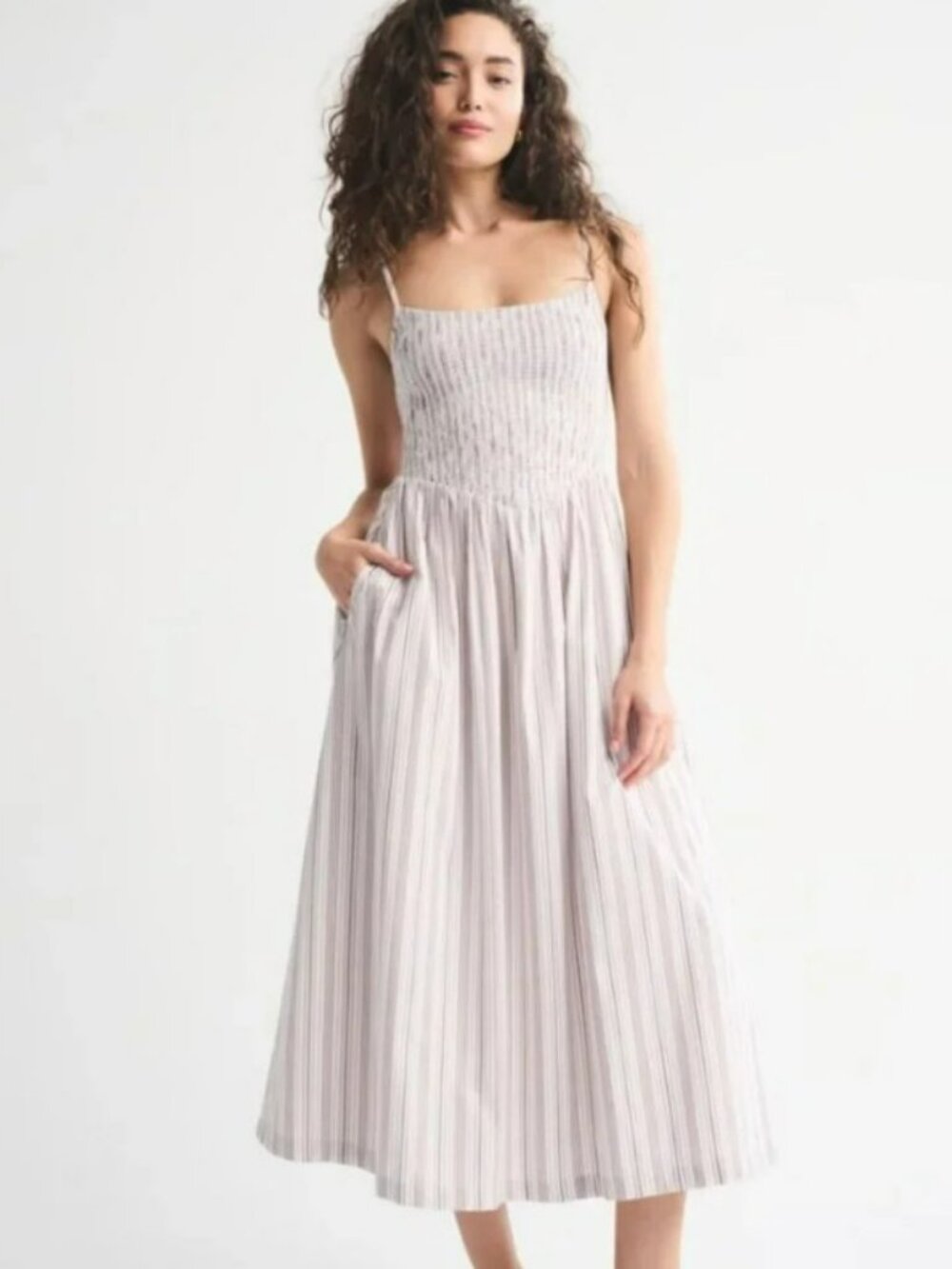 NWT A&F Women’s Large // Sydney Smocked Dipped-Waist Midi Dress